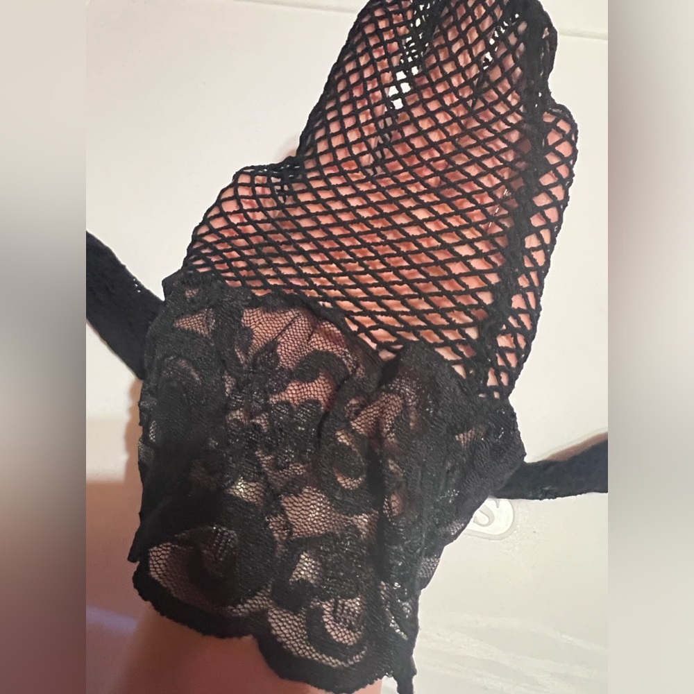 Garter Belt and 6 Pairs of Thigh Highs - Picture 6 of 7